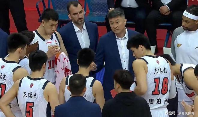 广东队1分惨败江苏，彻底服了，三人成混子拖累球队|亨特|全明星|内线|广东队|杜锋|江苏|胡明轩