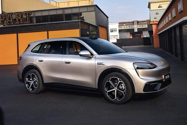 26.98万起，问界M6开启预订，增程四驱+纯电后驱，896线激光雷达