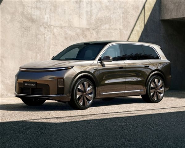 理想高管：理想原生增程3.0系统做不了轿车 为了车内空间增程器做高了