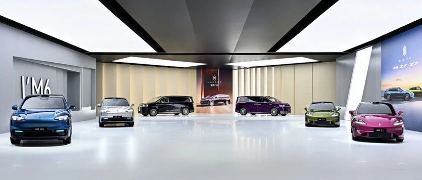 896线激光雷达下放20万元级，鸿蒙智行三车围猎主流赛道