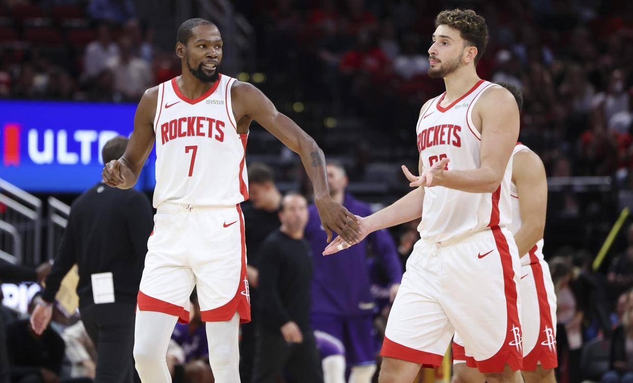 21分+末节12分逆转！火箭这探花打疯了，杜兰特在场边狂挥毛巾