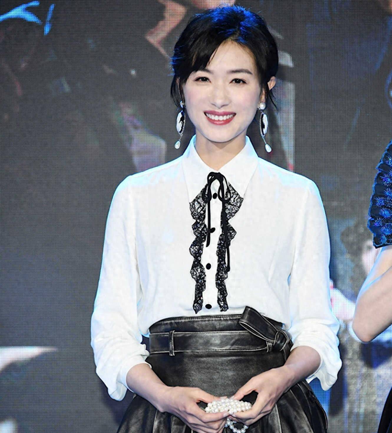 公认的演技派,出道至今零绯闻,嫁普通丈夫,5岁女儿似小大人