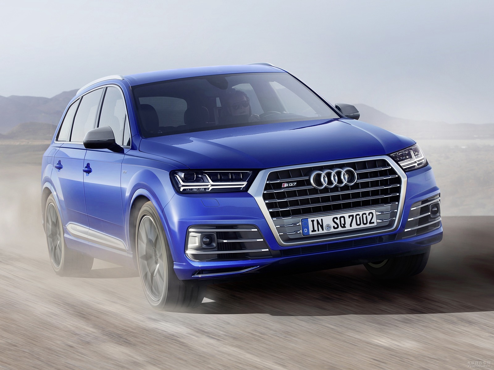 奥迪SQ7动态体验:全时四驱系统性能解析