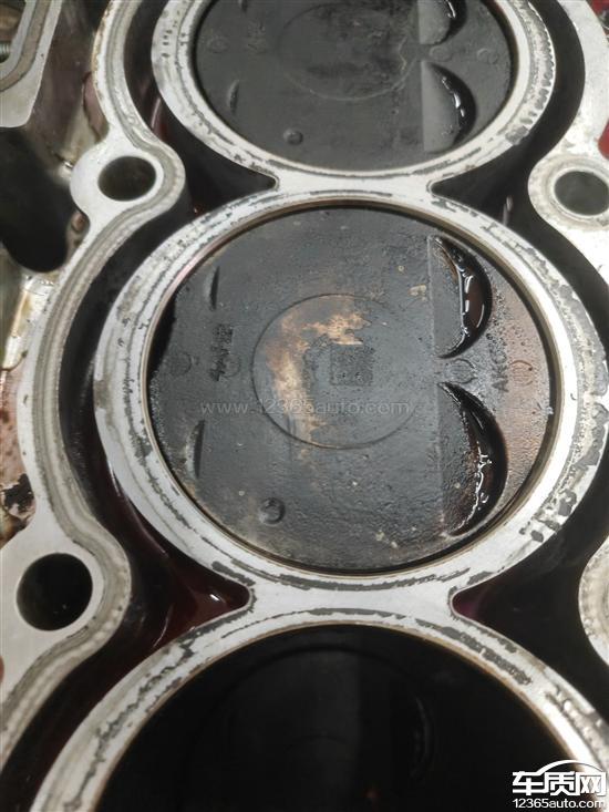 方程豹豹5发动机内部活塞破损 烧机油