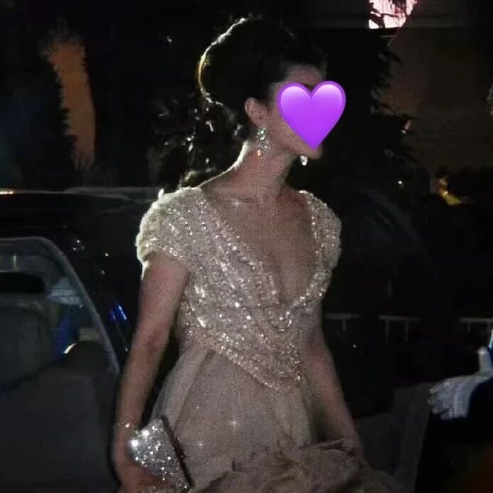 98年过去，她第一次打破了名利场潜规则？