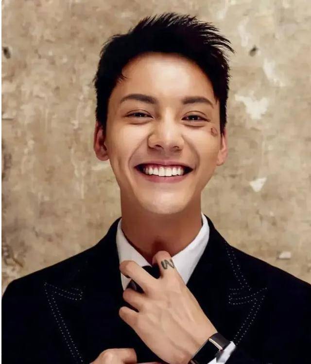 优酷独播《九门》官宣：陈伟霆霸气归位，全员高配引期待