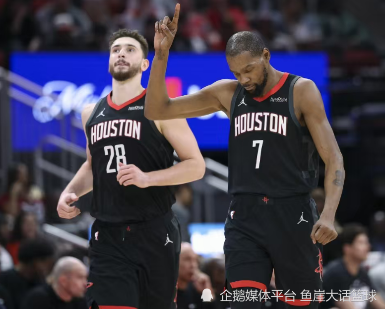 火箭大爆冷！申京33+13+10探花犯错，乌度卡被驱逐，杜兰特40+7难救主