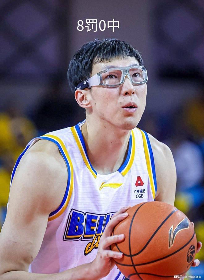周琦8罚0中，难怪郭士强不敢用他，难怪范志毅挖苦他