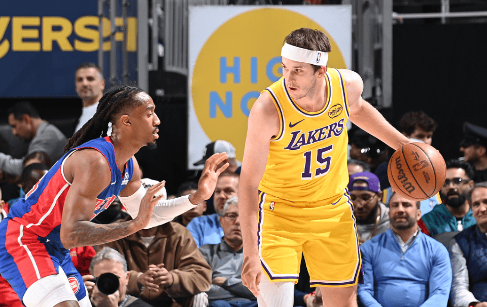 湖人遭活塞双杀无缘10连胜！东契奇32分里程悲詹姆斯带伤准三双