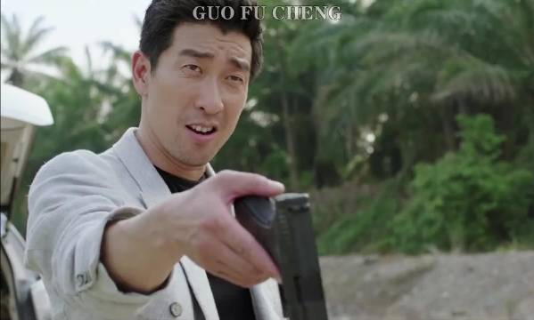 没看过的：他拿你当兄弟，你给人家炸死了 看过的：王千源在家里