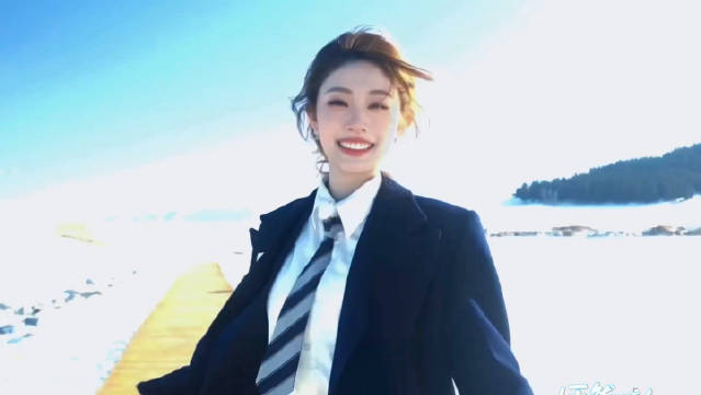 恋综新嘉宾七月撞脸祝绪丹，清甜灵动引期待