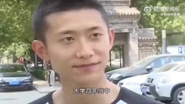 张一山被问：为什么上大学时没人追？一旁杨紫的抢答，我能笑一年