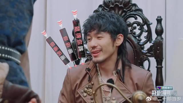 周柯宇热巴冲的是同一片浪，舞蹈说来就来，太养眼了