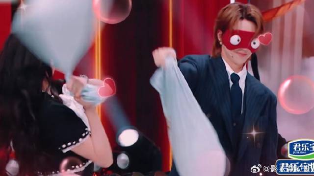 关晓彤徐浩明互殴，金靖精准狙击：你两是演上现偶了！