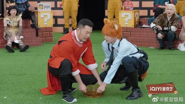 沙溢刘耀文太鸡贼！死拿盆子不松手，1秒800个心眼