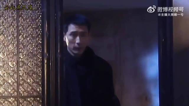 唯一能打败燕双鹰的两个方法，一是马上关掉电视，二是在他说话之前开枪