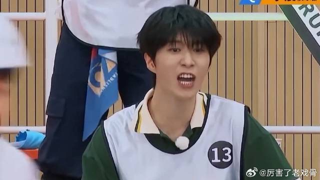 李晨大黑牛打球气势超凶！ 周深欣慰：还好没跟晨哥打