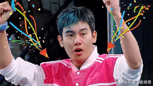 辛芷蕾太激动，不小心摔了一跤，胡先煦的反应太暖心！