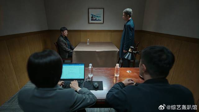 陆寒模仿安欣学其优点与固执