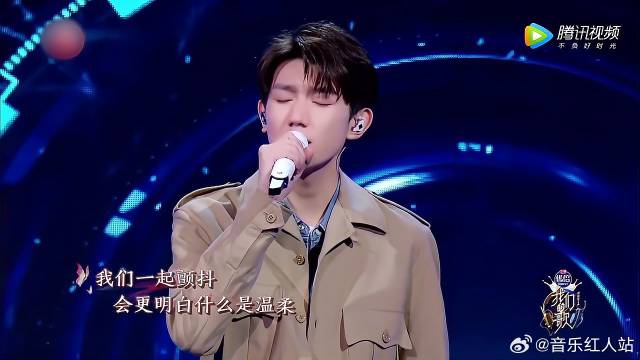 陈小春王源合作《红豆》，国语粤语合唱，演绎全新韵味！