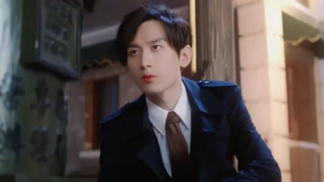 成毅云弘深民国谍战新剧夜巷光影交织