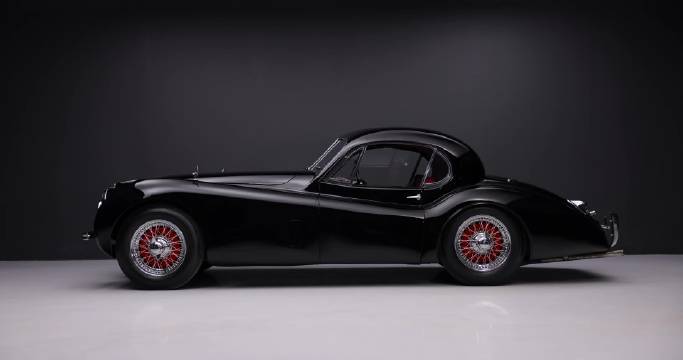 1952款捷豹XK120硬顶跑车亮相，全球最快量产车重现