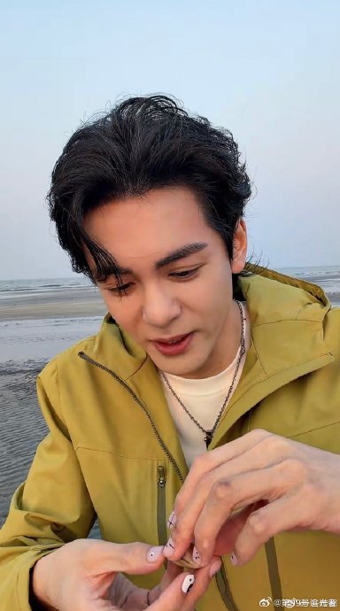 曾舜晞海边直播的完整视频在哪里可以回看？