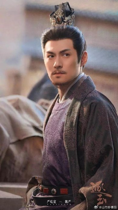 严屹宽盖章认证张凌赫“文武双全”，《逐玉》舅甥组合引爆期待