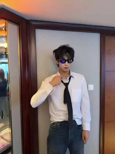 比宋威龙更帅的只有新一岁的宋威龙