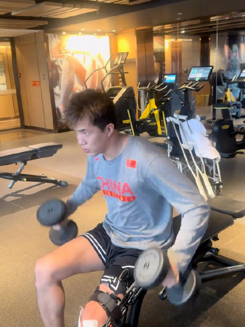 郭艾伦受伤休养，球迷暖心鼓励