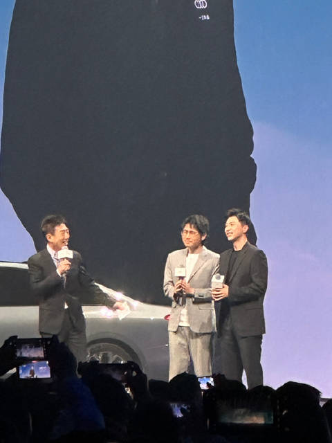 马龙韩寒同台亮相，冠军导演共话风采