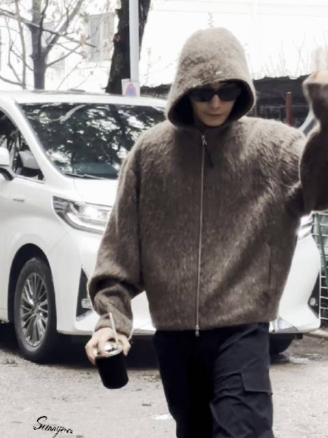 哈喽这位潮男，请给我你的联系方式