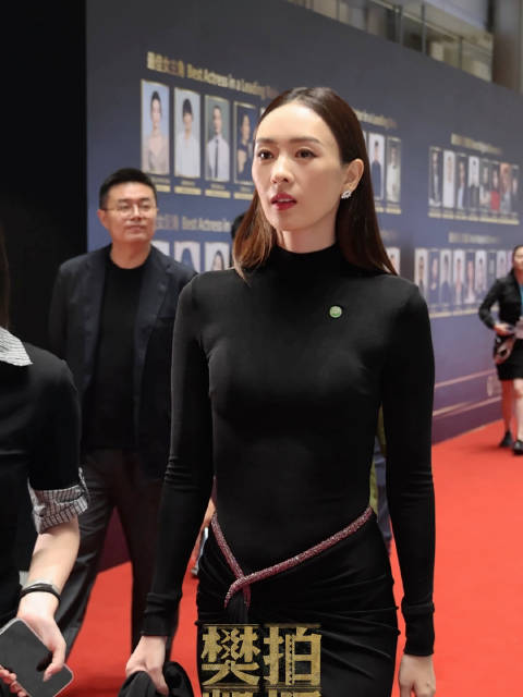 童瑶和章子怡年轻的时候真的好像，气质完全一模一样，优雅而美丽！