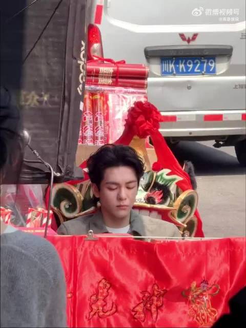 曾舜晞返乡拍摄家乡宣传片