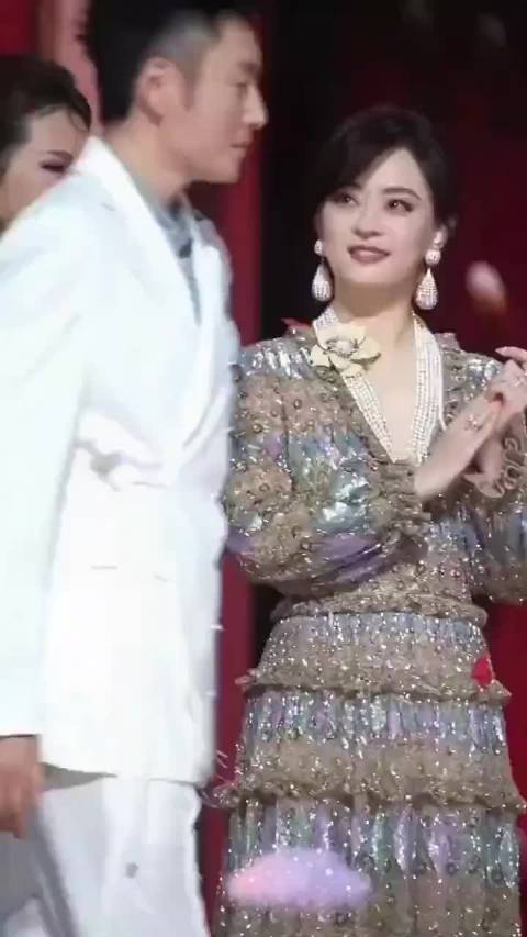 孙俪的表情都拉斯了