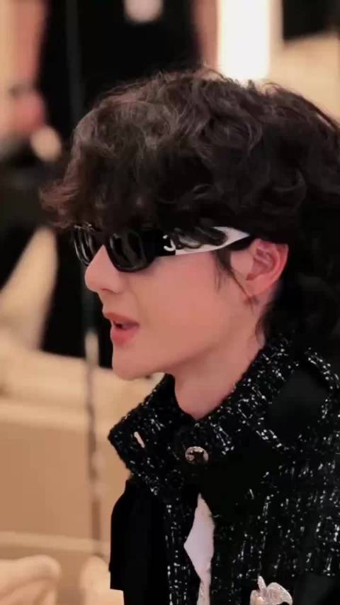 看不够的侧颜！