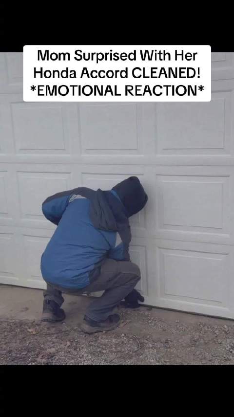 师傅修复古老的本田雅阁，用心了