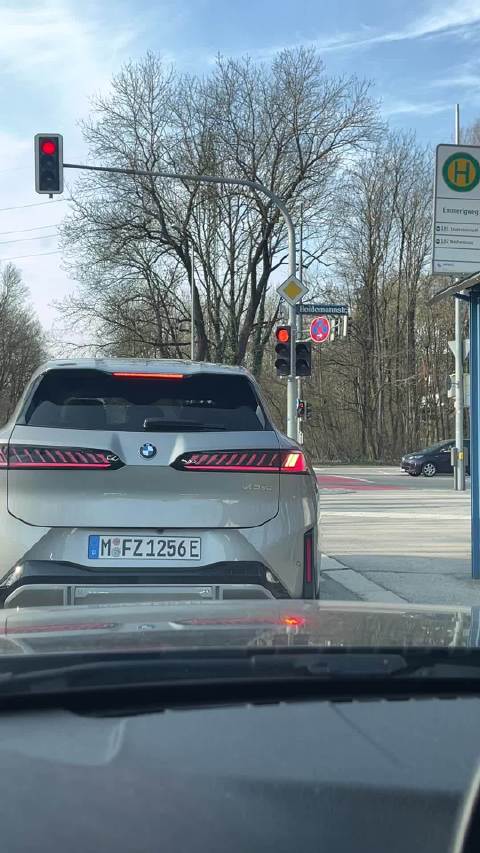 宝马iX3转向灯设计引争议