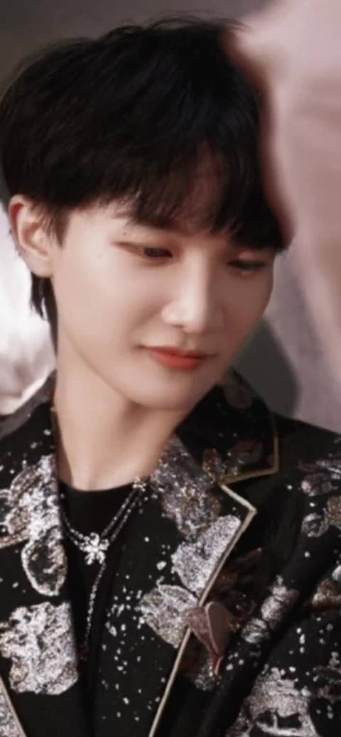 最可爱的弟弟小宋啊！我也想做深深那样的E人中的I人！ 周深