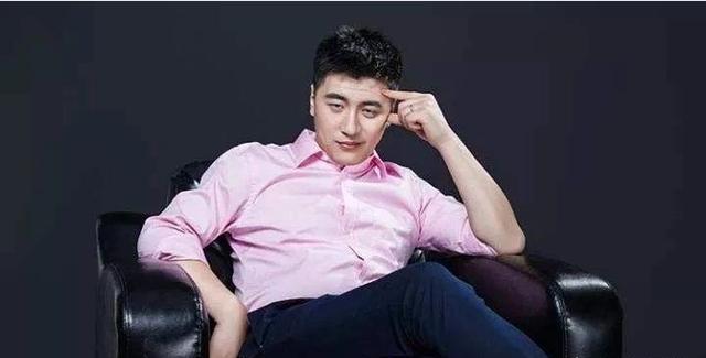 考研界的“赵本山”张雪峰为什么能走红？他的背后又是怎样的？