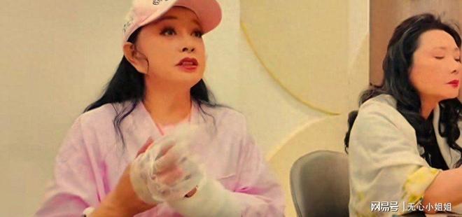 何赛飞说刘晓庆就是在逞能不服老，刘晓庆说自己比年轻人先进