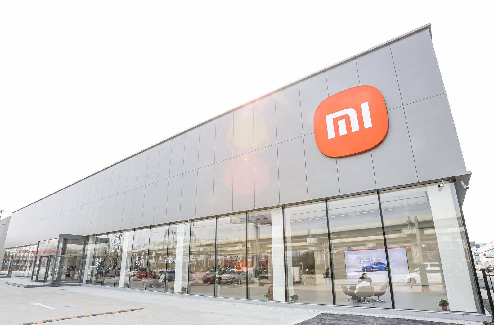 小米新一代SU7山东首交仪式圆满举行 智能出行新体验持续升级