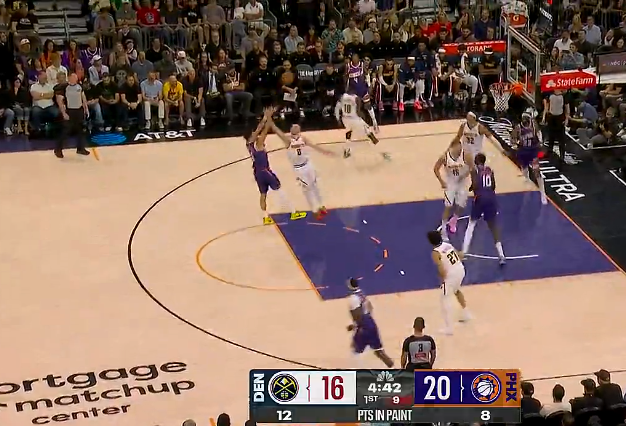 布克标志性翻身跳投命中，奥尼尔追身三分再中25-16打停掘金