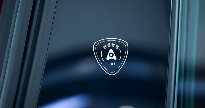 896激光雷达上车 鸿蒙智行三车齐发 重构20万级智驾格局