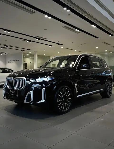 同为宝马SUV系列的老大哥,应该是选70万的X5还是增加预算上X7