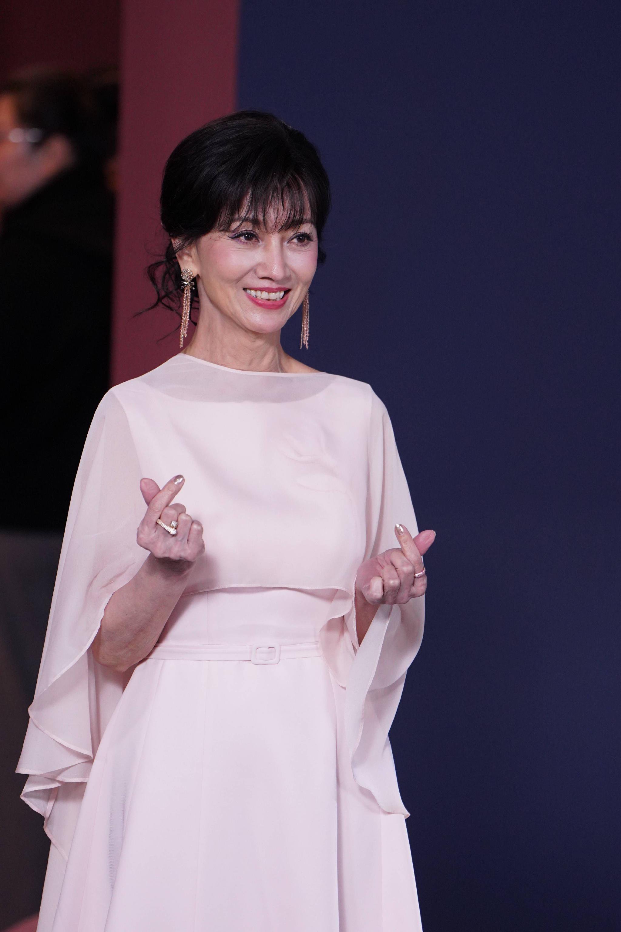 赵雅芝万茜贾静雯优雅美丽胡先煦张峻豪摩登帅气