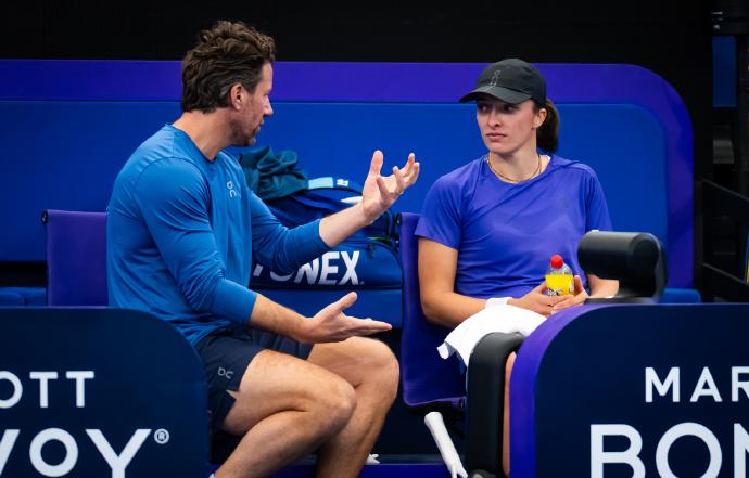 斯瓦泰克与教练结束合作!