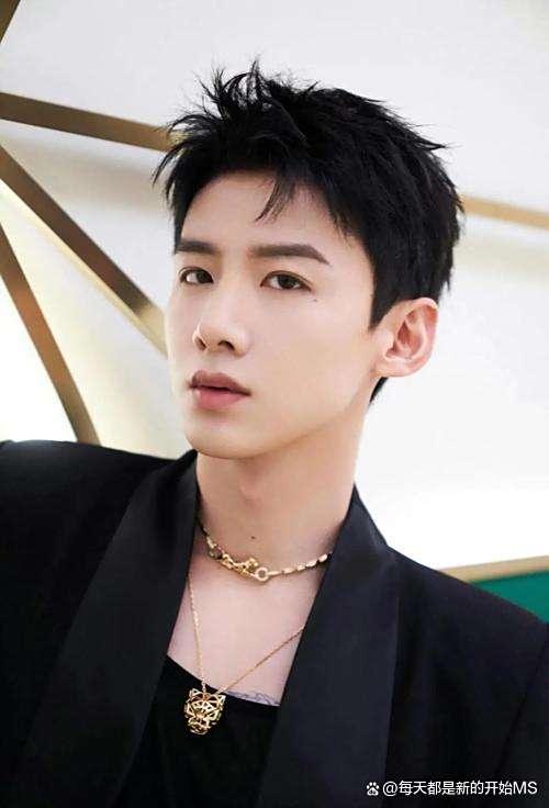 白敬亭回应被夸“生理性演技”:真诚与清醒的表演哲学