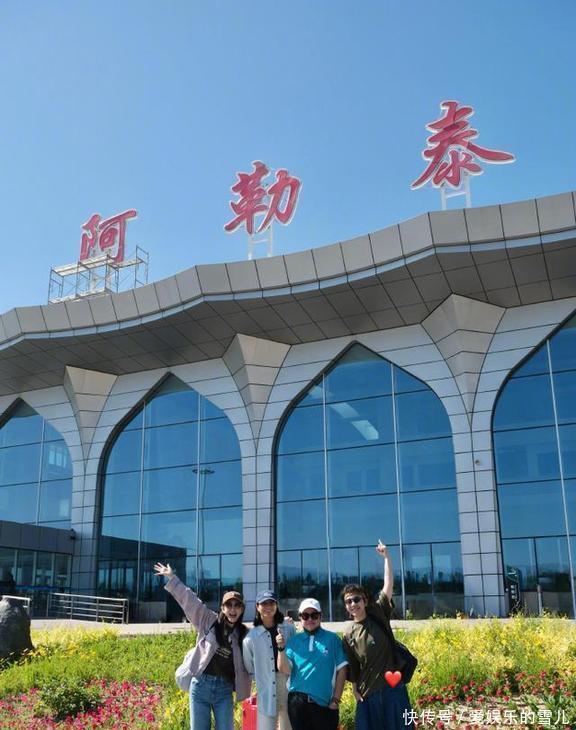 王鸥晒援疆公益照片引热议！与韩红同行，爱与美双向奔赴