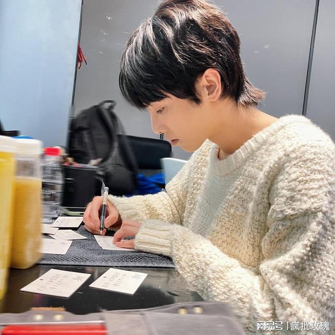 华晨宇造型回顾！精选华晨宇演唱会活动造型大赏！